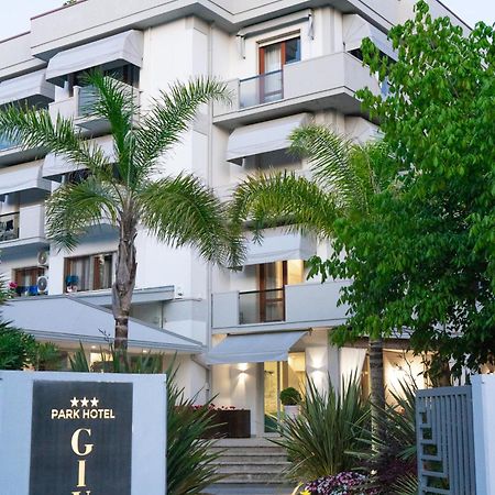 Park Hotel Giusy Camaiore Bagian luar foto