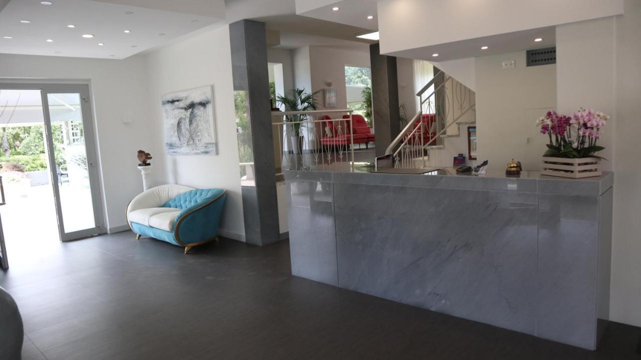 Park Hotel Giusy Camaiore Bagian luar foto