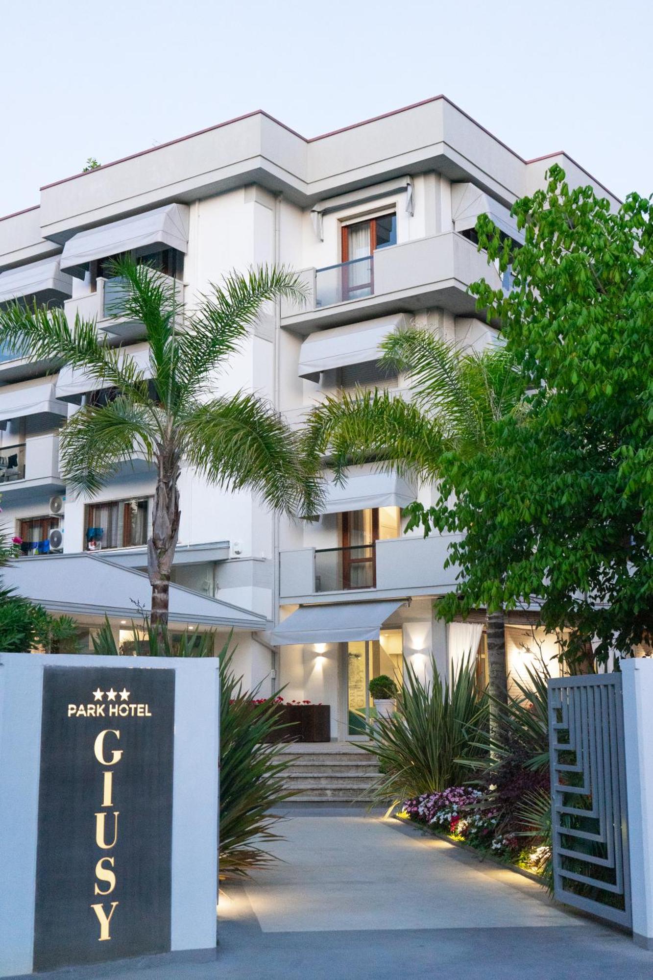 Park Hotel Giusy Camaiore Bagian luar foto
