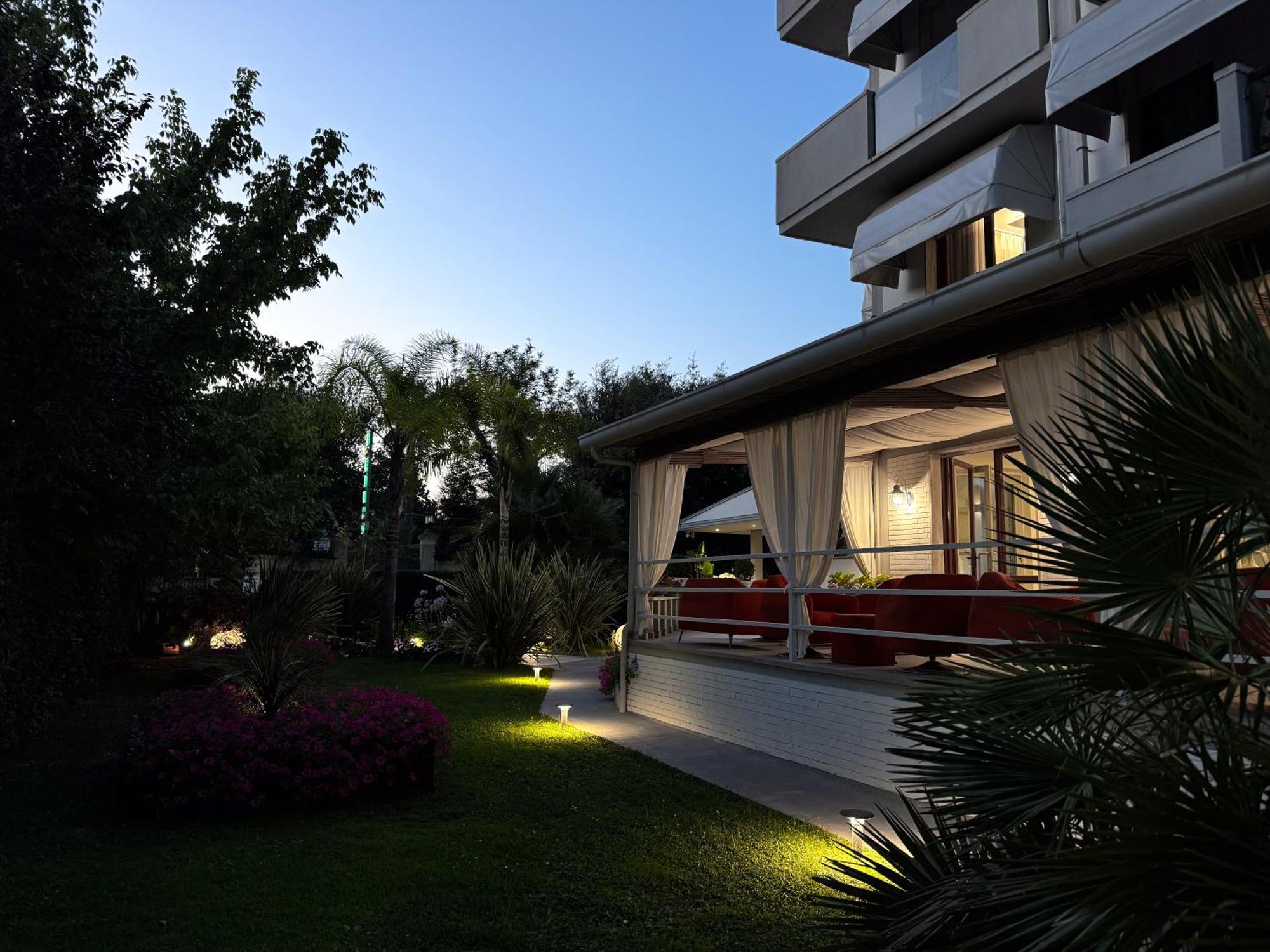 Park Hotel Giusy Camaiore Bagian luar foto